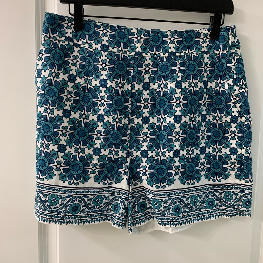 BODEN 100% Linen Georgina Shorts - Picture 2 of 5